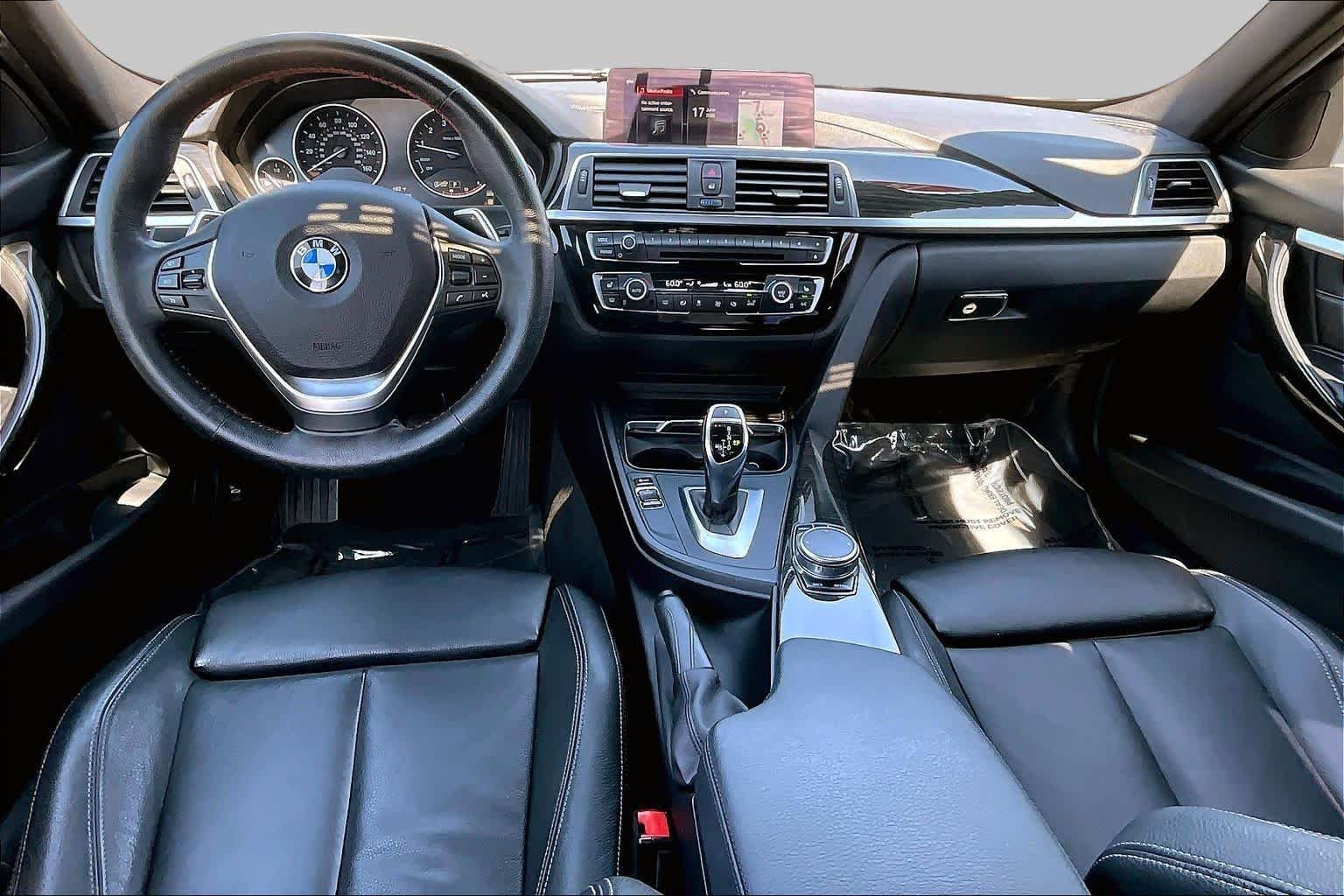 Used 2018 Alpine White BMW 330i image 15