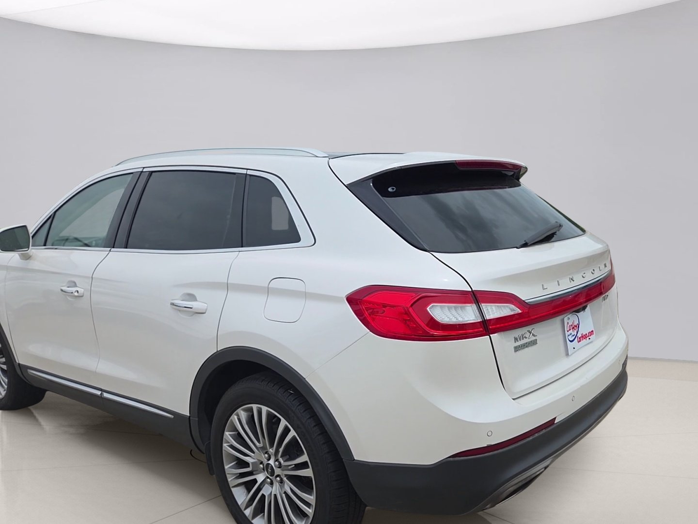 Used 2017 White Lincoln RESERVE image 3