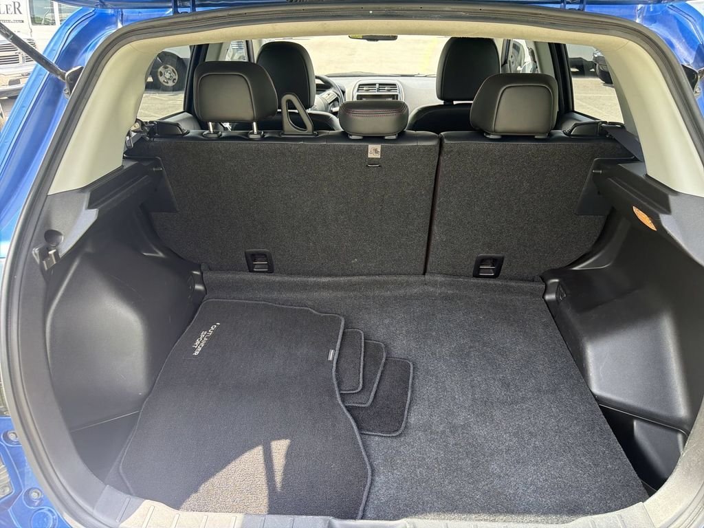 Used 2024  Mitsubishi 2.0 SE image 21