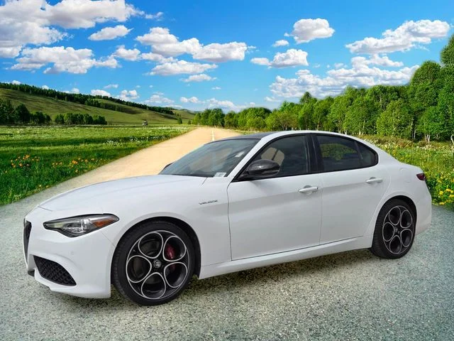 Used 2022 White Alfa Romeo Veloce image 2