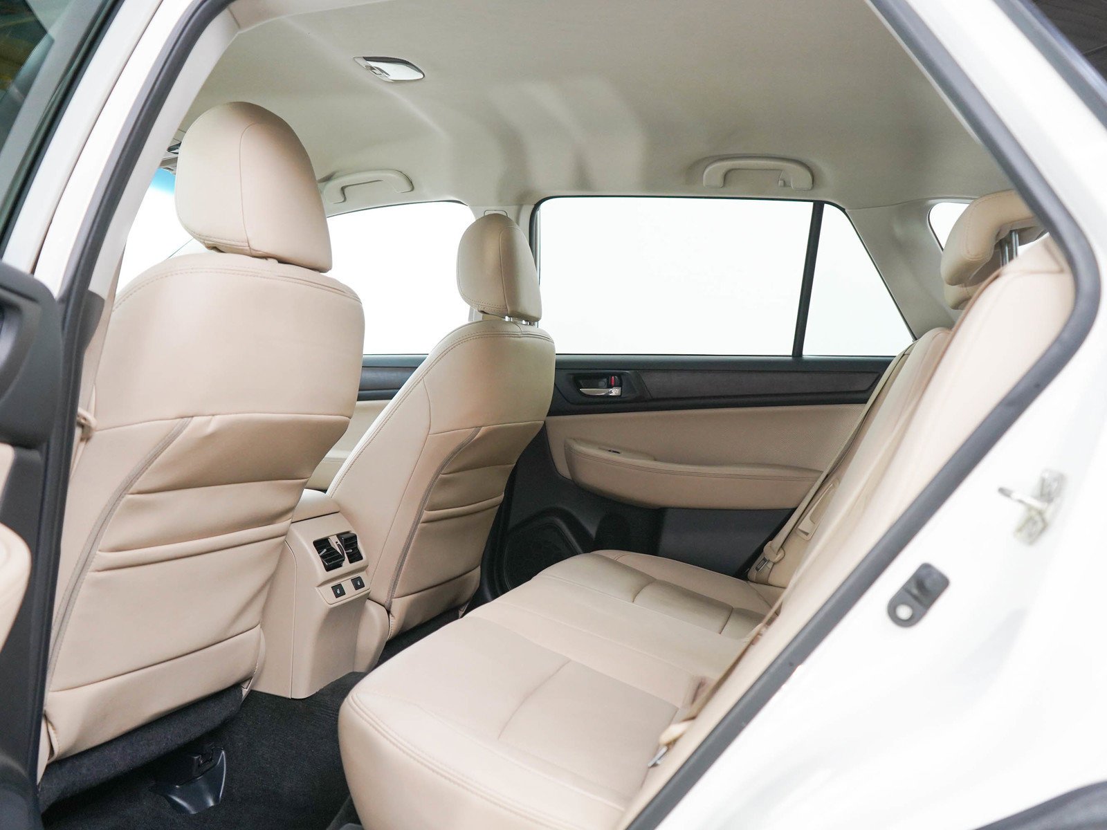 Used 2015 Crystal White Pearl Subaru 2.5i image 18