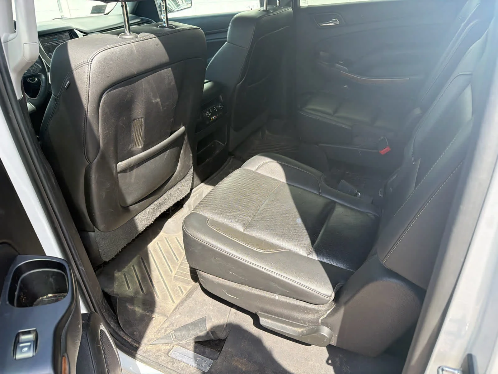 Used 2016 Iridescent Pearl Tricoat Chevrolet LTZ image 9