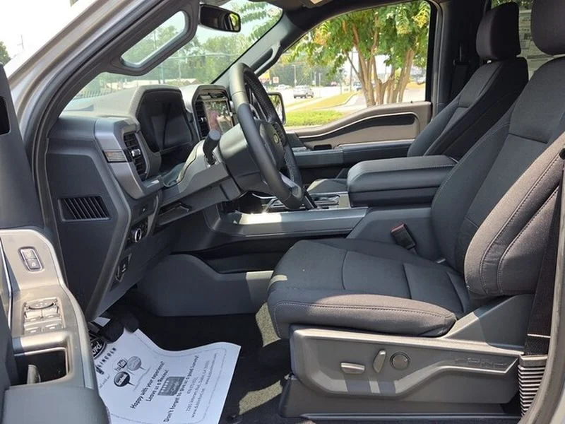 New 2026 Iconic Silver Metallic Ford XLT image 6