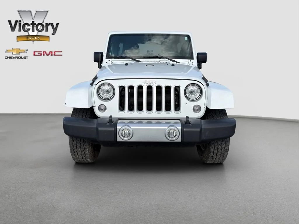 Used 2017 Jeep Wrangler Unlimited Sahara with VIN 1C4BJWEGXHL516875 for sale in Kansas City