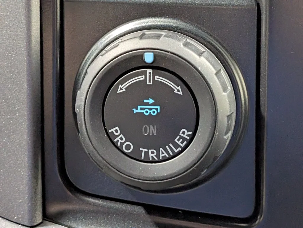 New 2026 Agate Black Metallic Ford XLT image 7