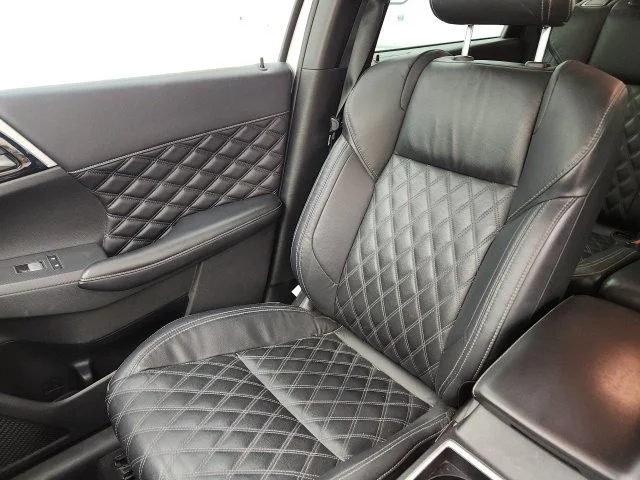 Used 2022  Mitsubishi SEL image 16