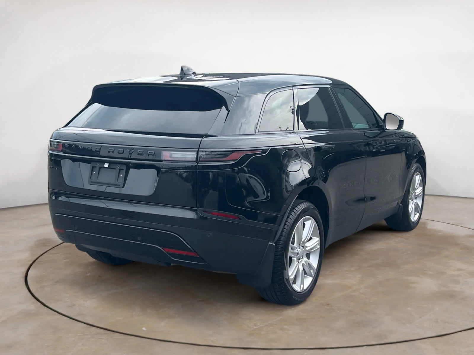 Certified Used 2026 Santorini Black Metallic Land Rover S image 5