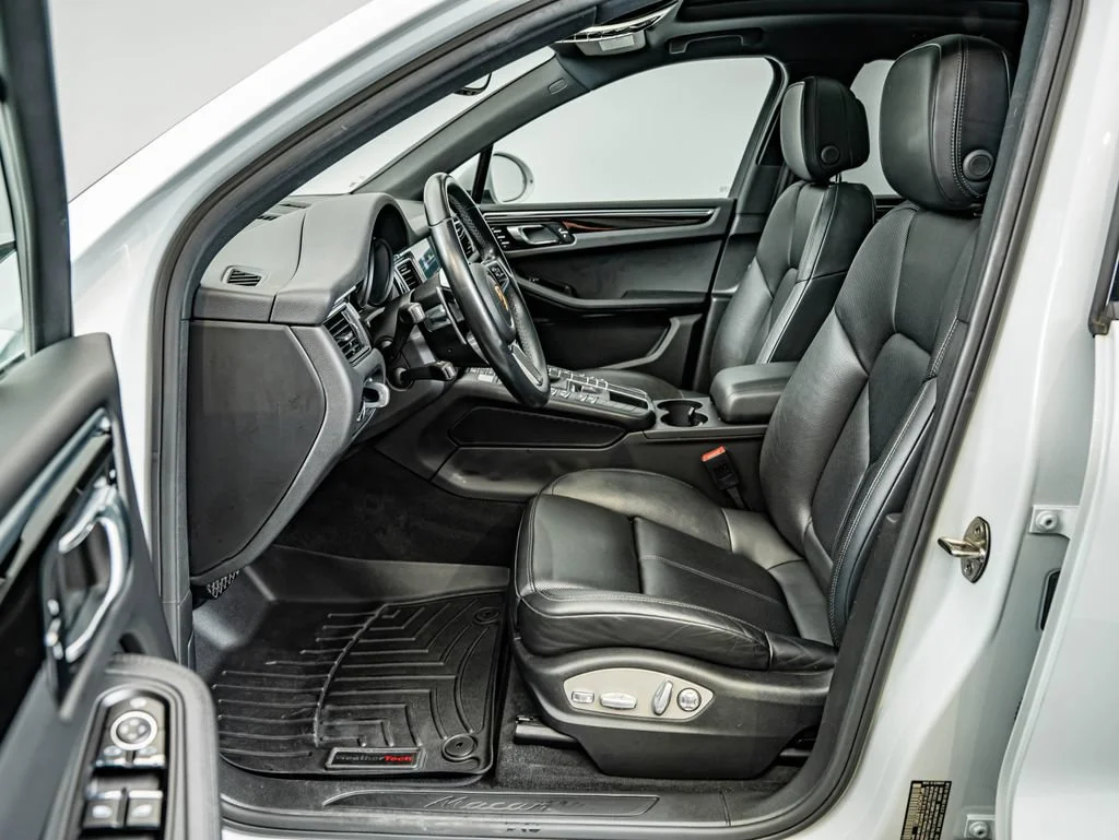 Used 2018 White Porsche  image 5