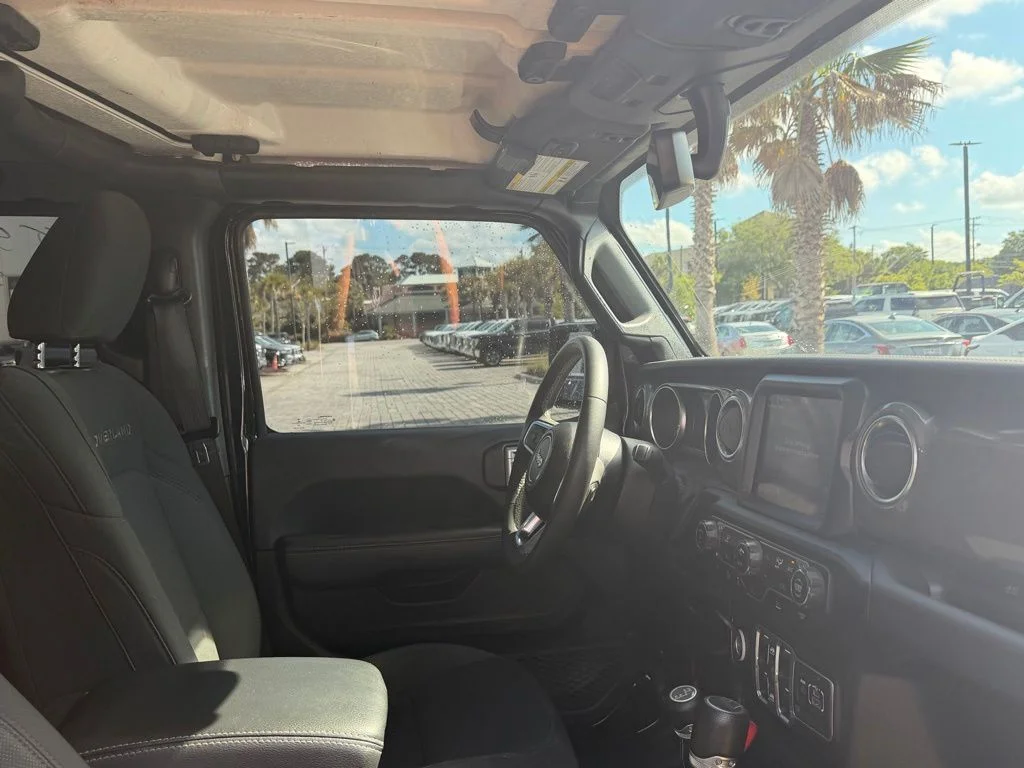 Used 2023 Black Clearcoat Jeep Overland image 14