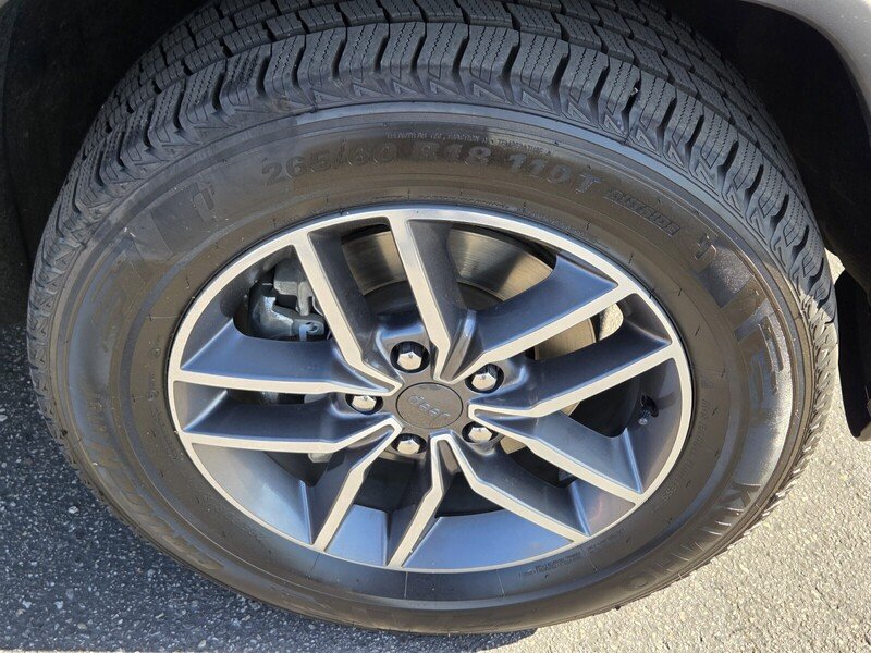 Used 2020 Gray Jeep Laredo E image 10