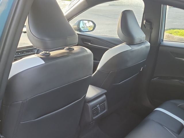Used 2025  Toyota SE image 10
