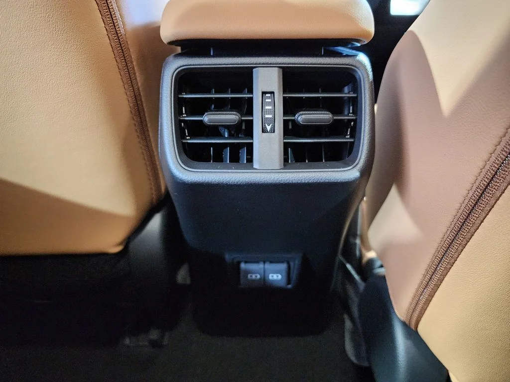 New 2026  Lexus 300h image 28