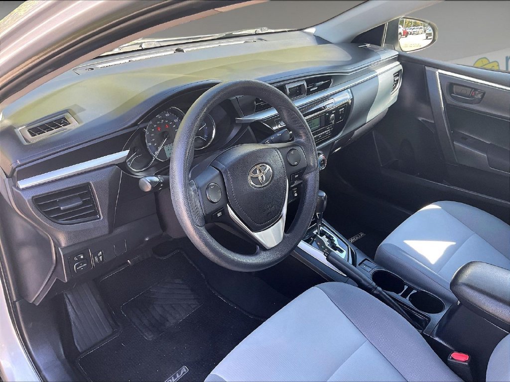 Used 2015 Silver Toyota L image 8