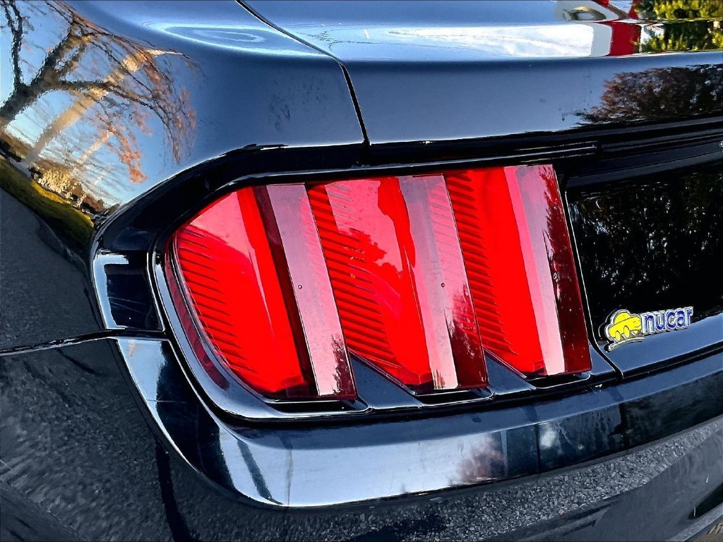 Used 2015 Black Ford V6 image 32