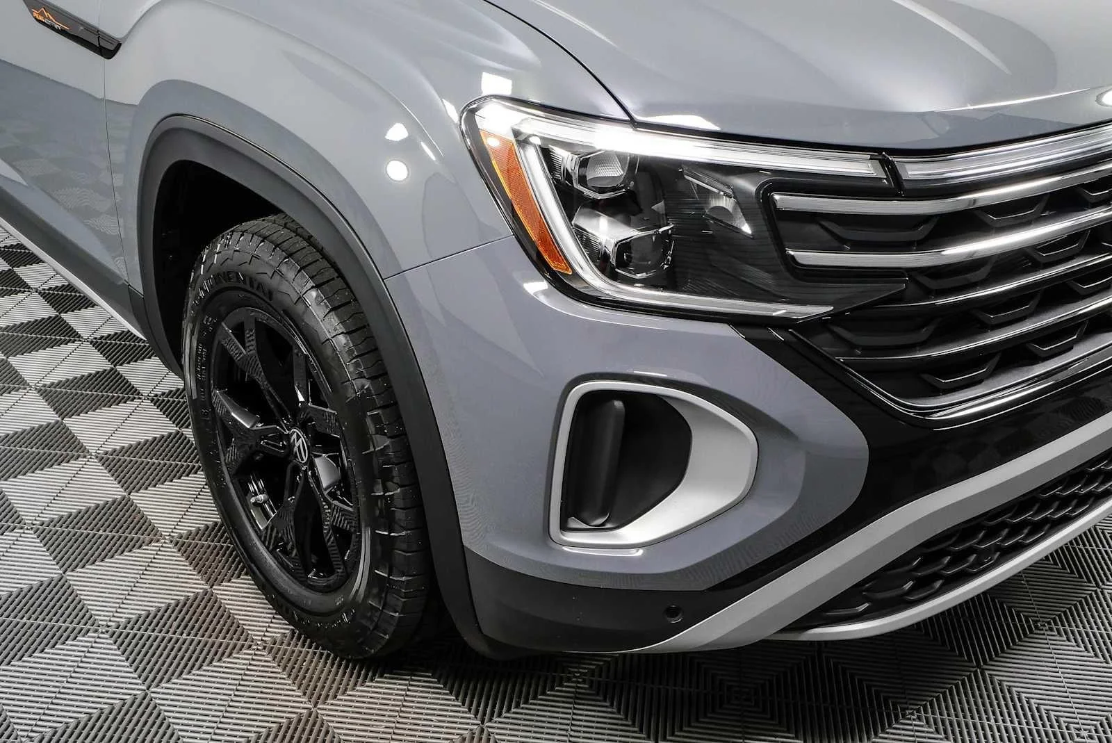New 2026 Pure Gray Volkswagen 2.0T Peak Edition image 38