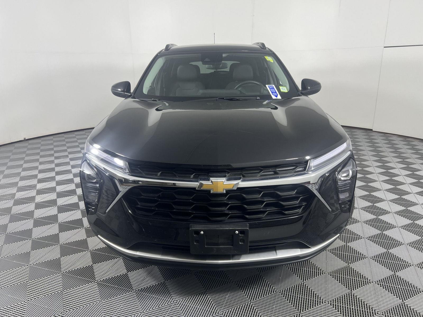 Used 2025 Mosaic Black Metallic Chevrolet LT image 5