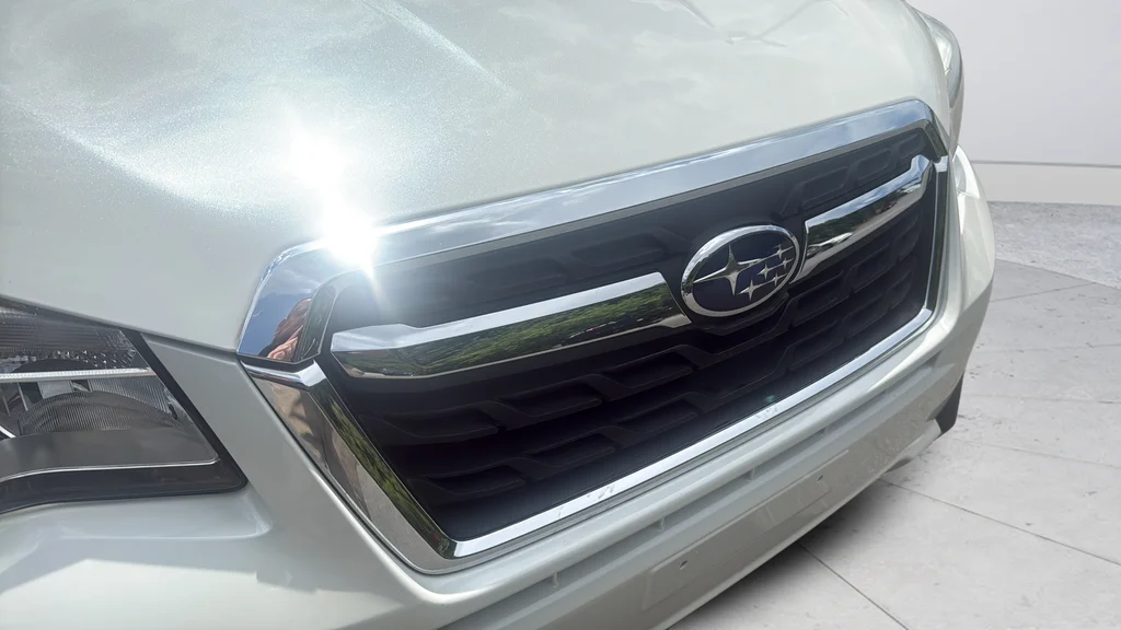 Used 2017 White Subaru 2.5i Premium image 23