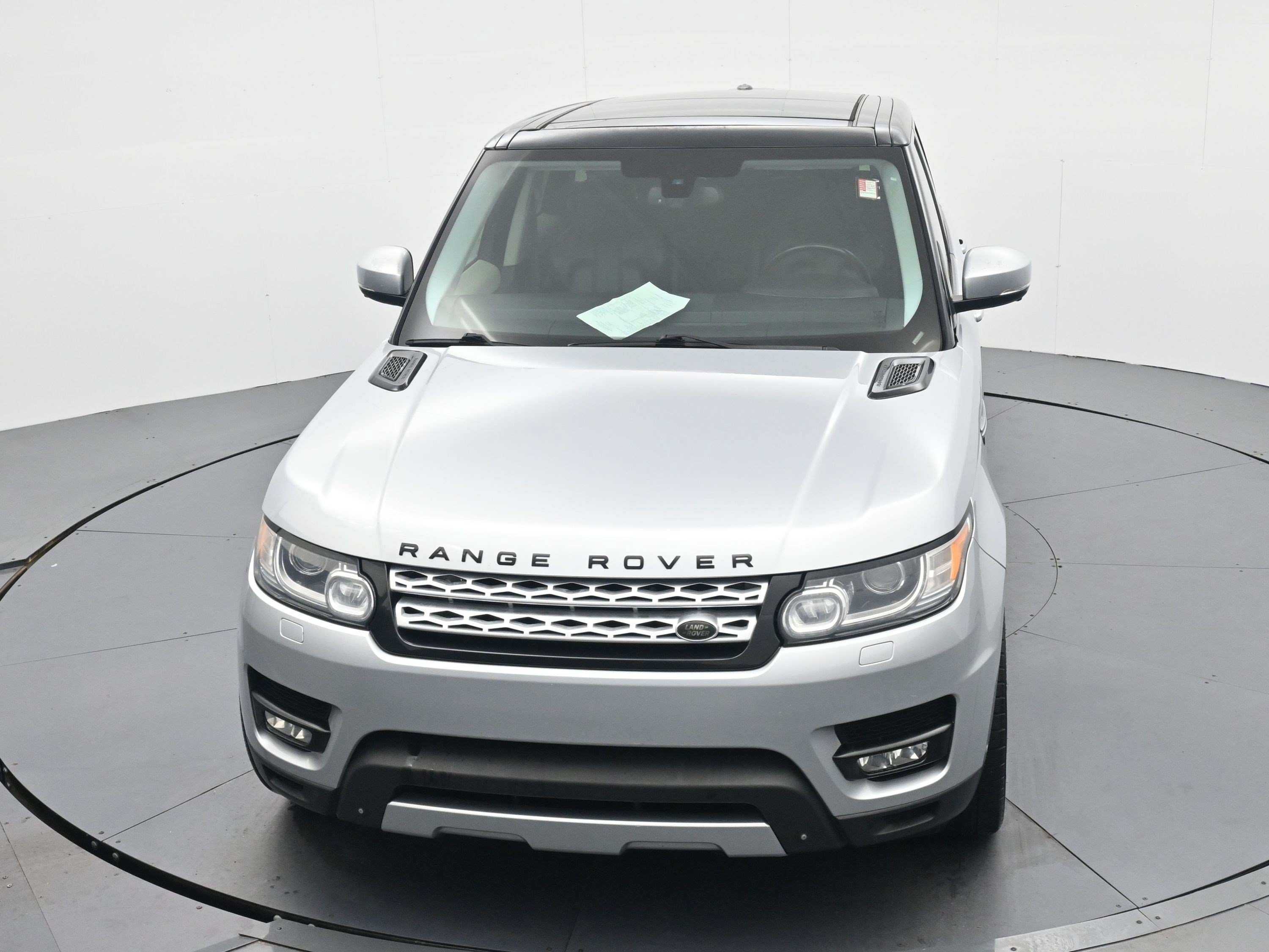Used 2014 Causeway Gray Metallic Land Rover HSE image 19