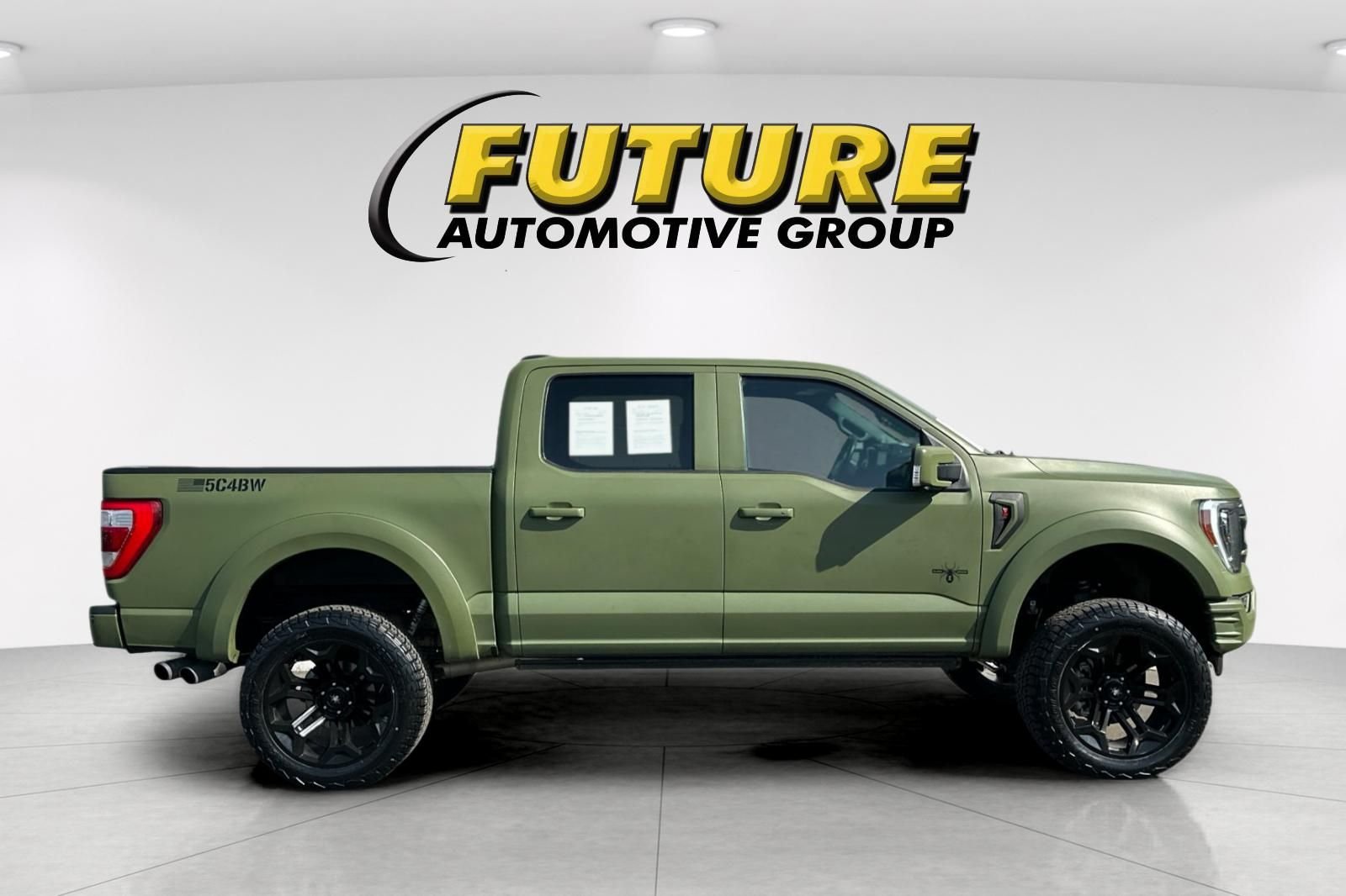 Used 2022 Black Ford Lariat image 2