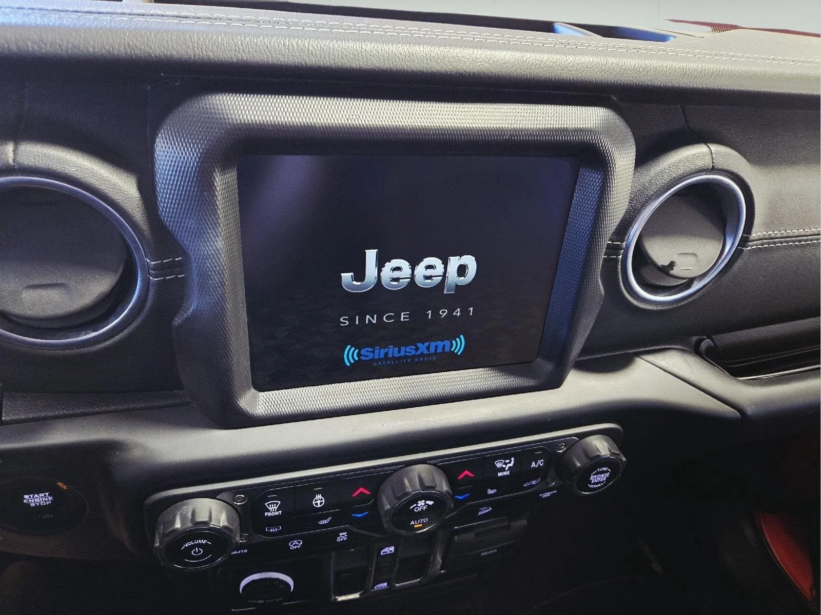 Used 2020 Firecracker Red Clearcoat Jeep Sahara image 23