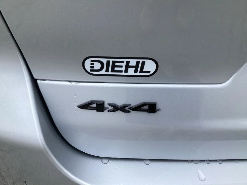 New 2026 Silver Zynith Exterior Paint Jeep Altitude image 12