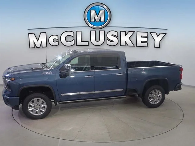 Used 2024 Blue Chevrolet High Country image 32