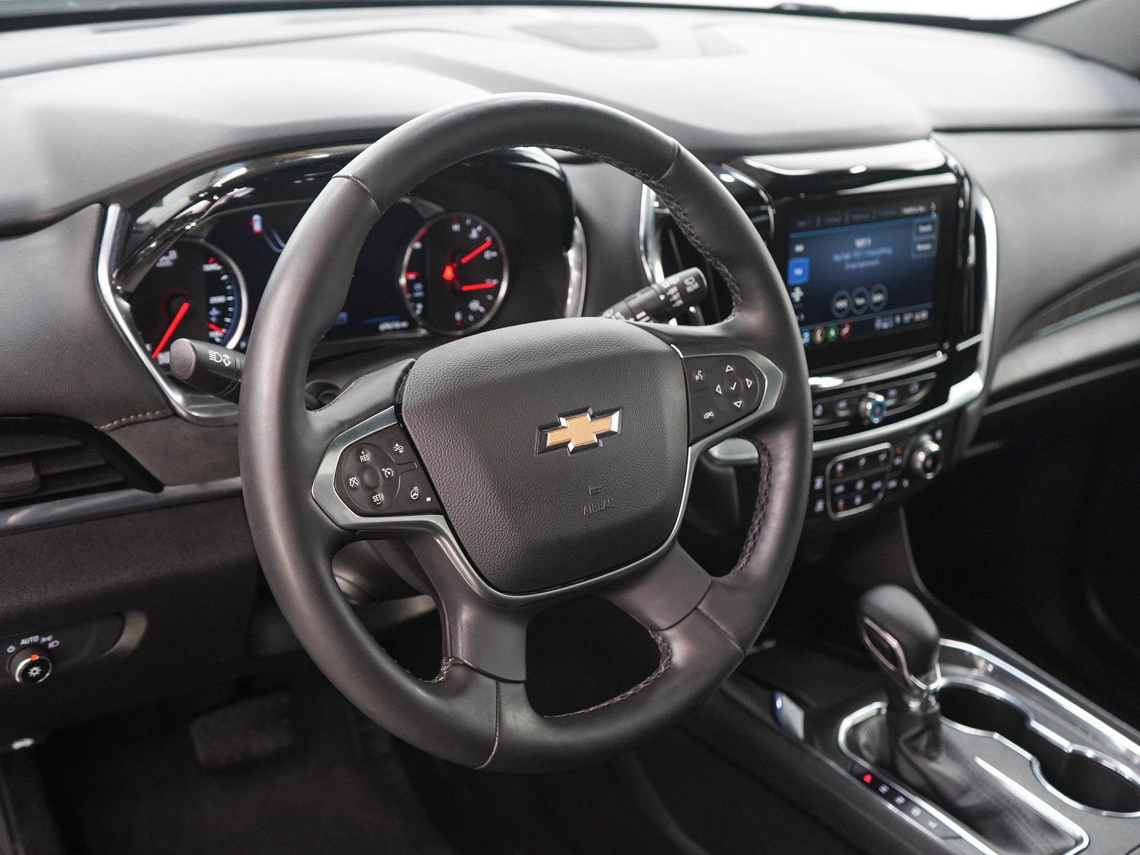 Used 2023 IRIDESCENT PEARL TRICOAT Chevrolet High Country image 22