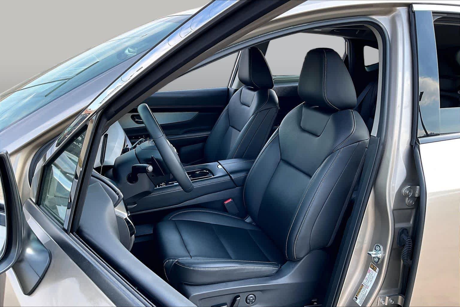 Used 2026 Champagne Silver Metallic Nissan SL image 8