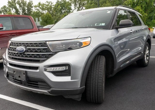 Used 2020 Silver Ford XLT image 1
