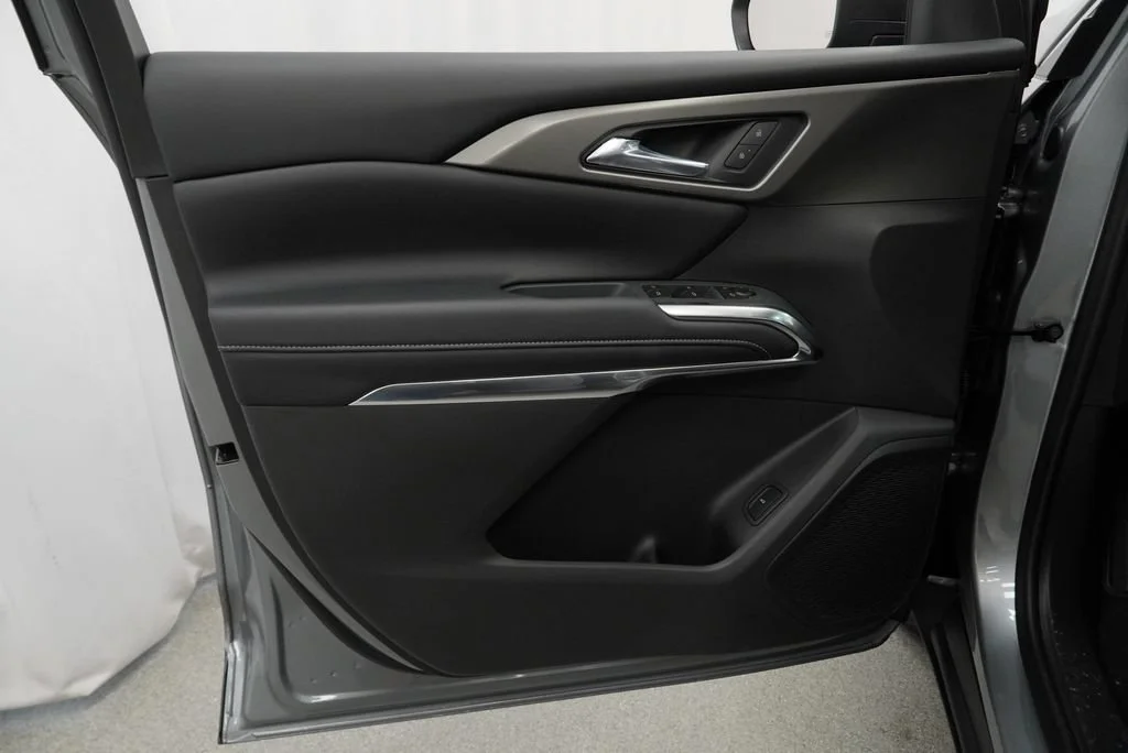 2027 Chevrolet Traverse LT - Photo 22
