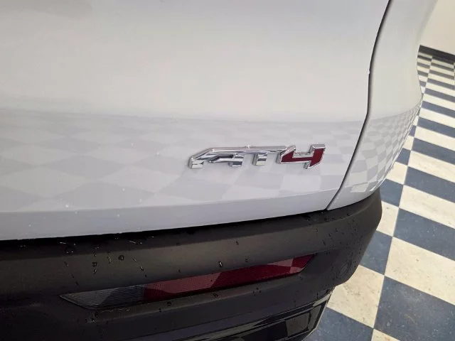 New 2027 Summit White GMC AT4 image 7