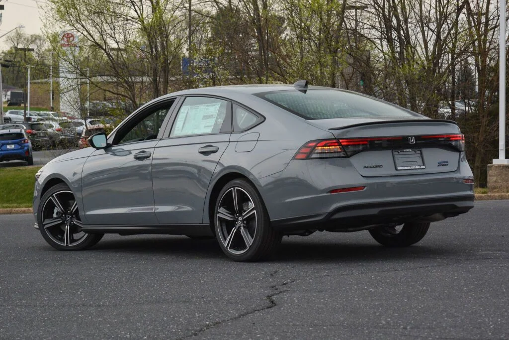 New 2026 Urban Gray Pearl Honda Sport Hybrid image 4