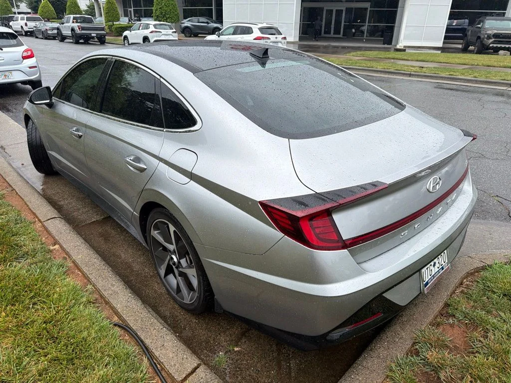 Used 2021 Silver Hyundai SEL Plus image 27