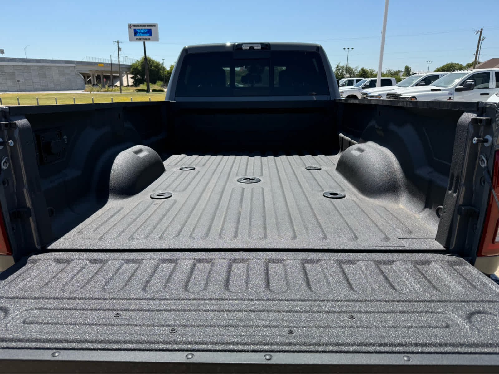New 2026 Ceramic Gray Clear-Coat Exterior Paint RAM Laramie image 8