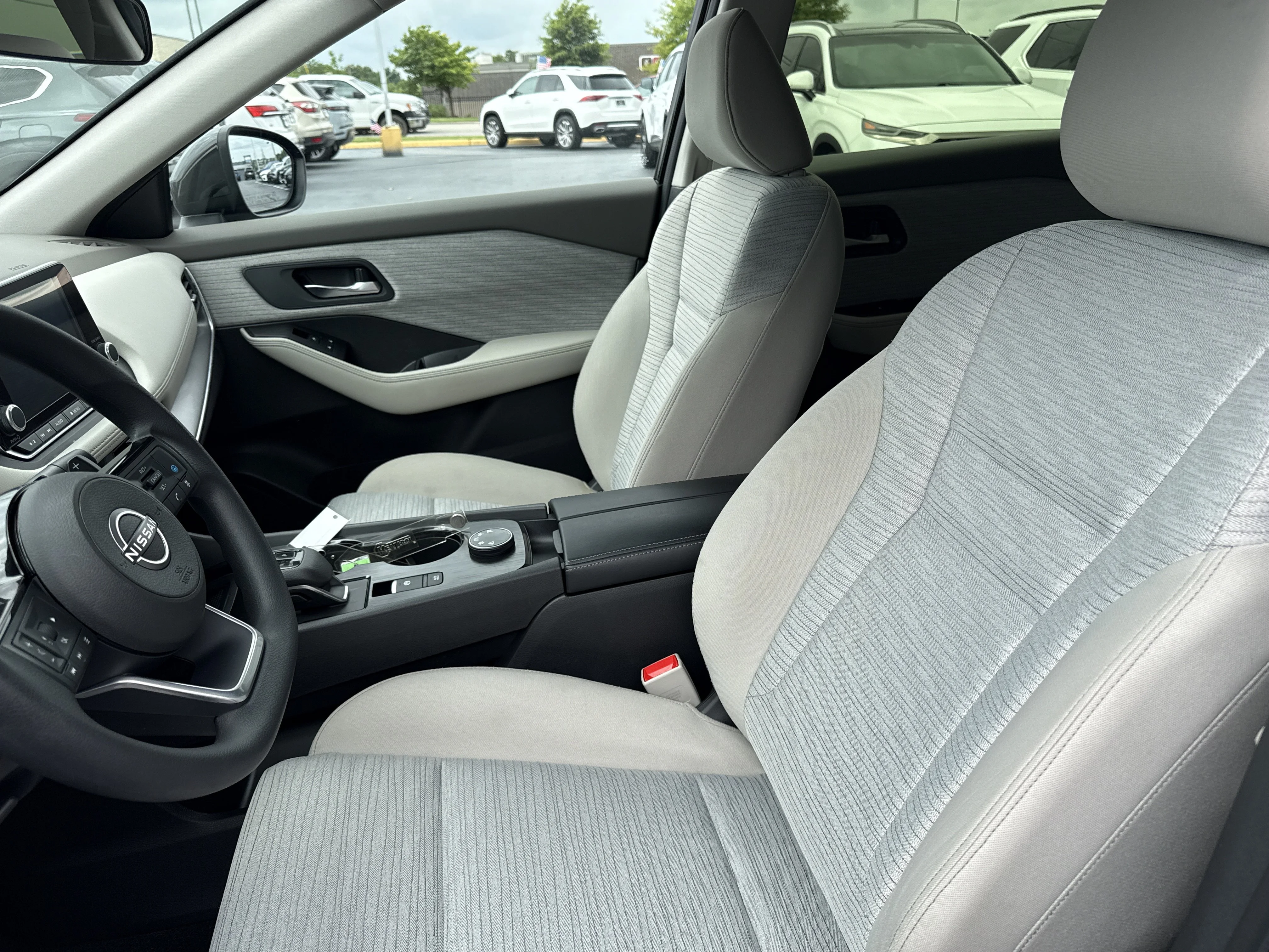 Certified Used 2023 Super Black Nissan SV AWD image 5