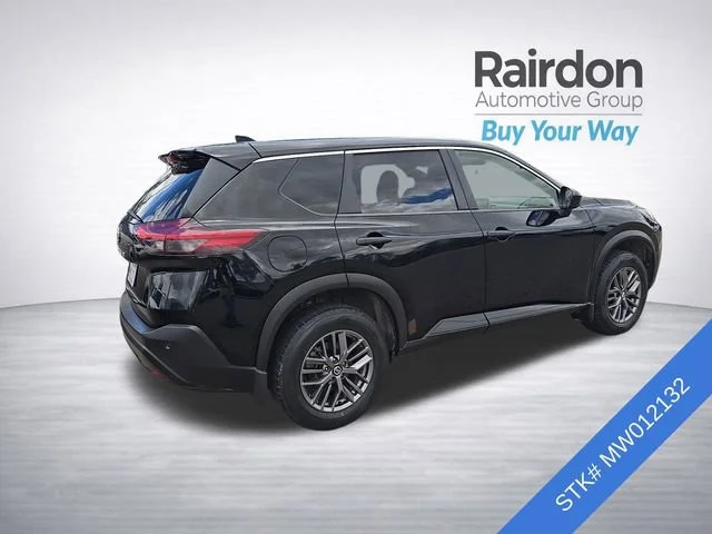 Used 2021 Super Black Nissan S image 4