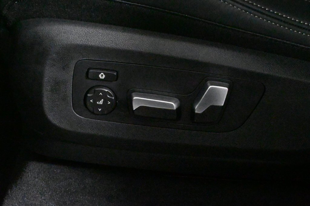 Used 2026 Black BMW xDrive50e image 29