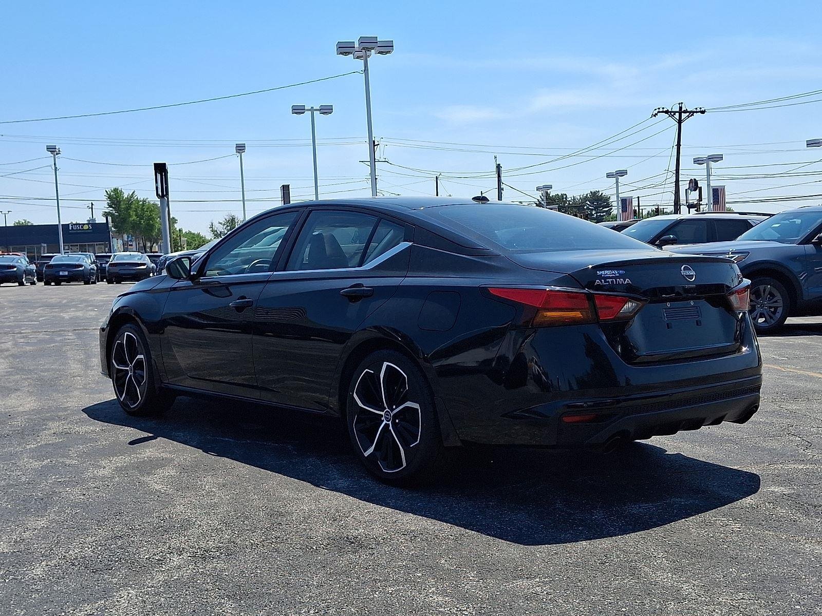 Used 2024 Black Nissan 2.5 SR image 4