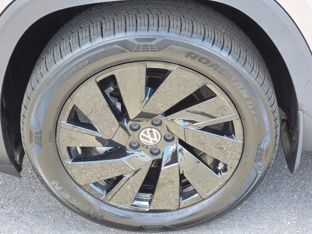 2024 Volkswagen Atlas SE w/Tech - Photo 18