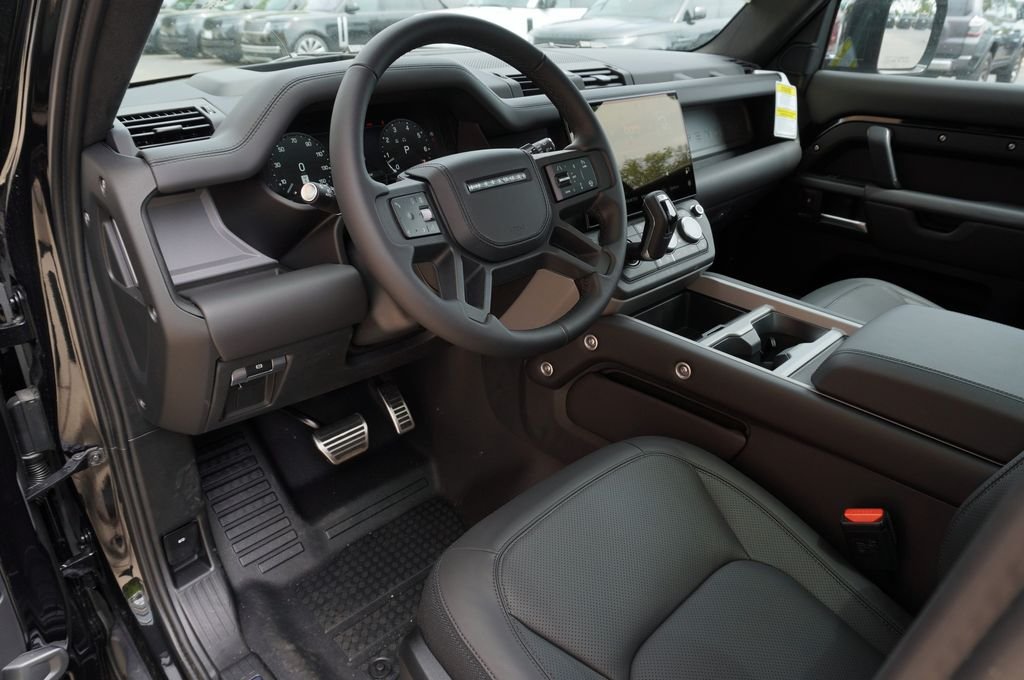New 2026 Santorini Black Land Rover X image 12