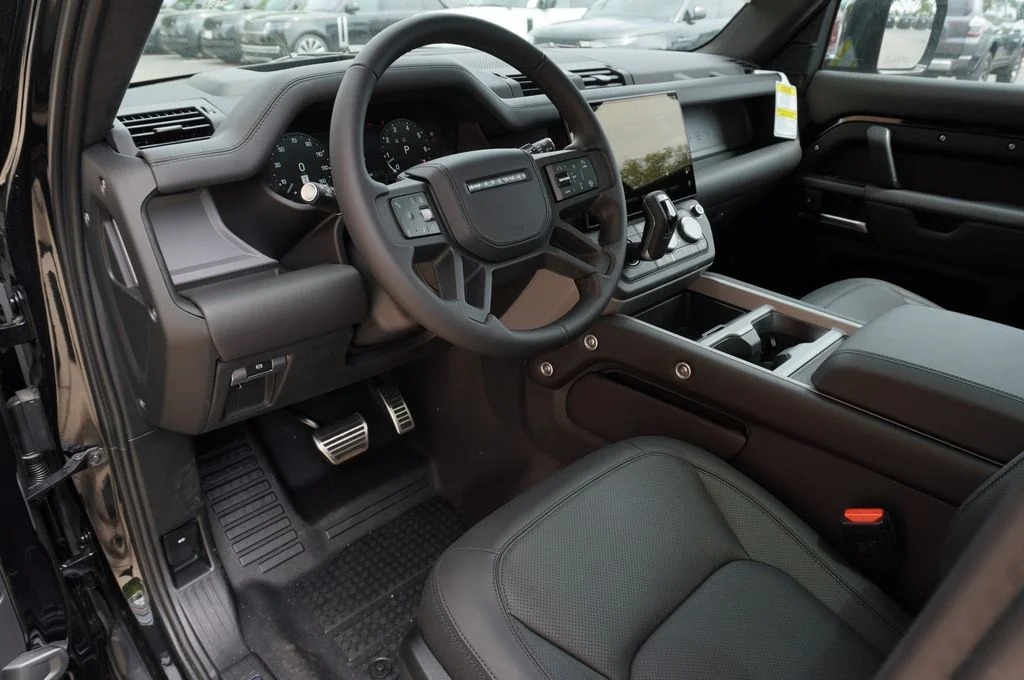 New 2026 Santorini Black Land Rover X image 13