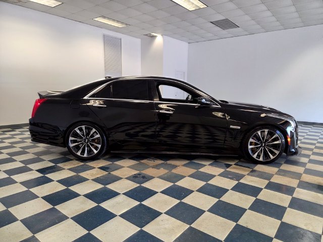 Used 2018 Black Cadillac 2SV image 9
