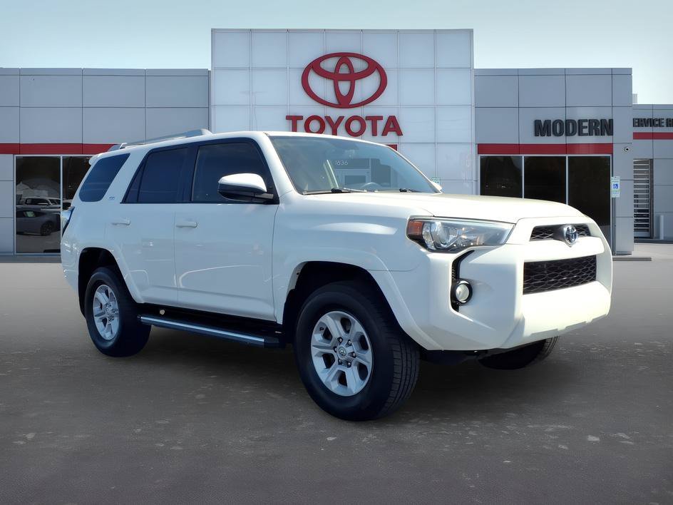 Used 2016 Super White Toyota SR5 image 7