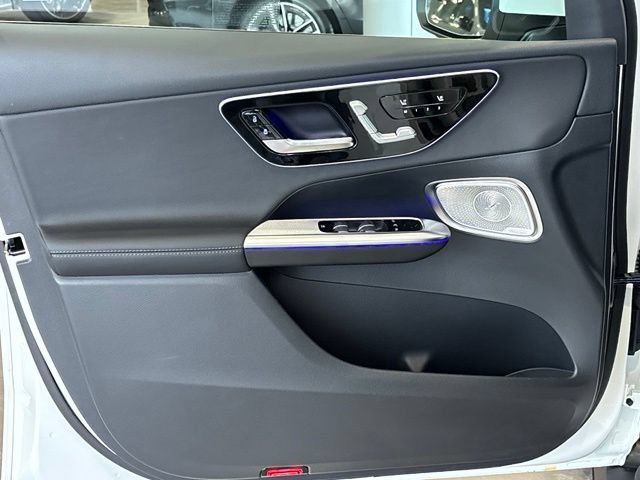 New 2026 Polar White Mercedes-Benz GLC 300 image 49