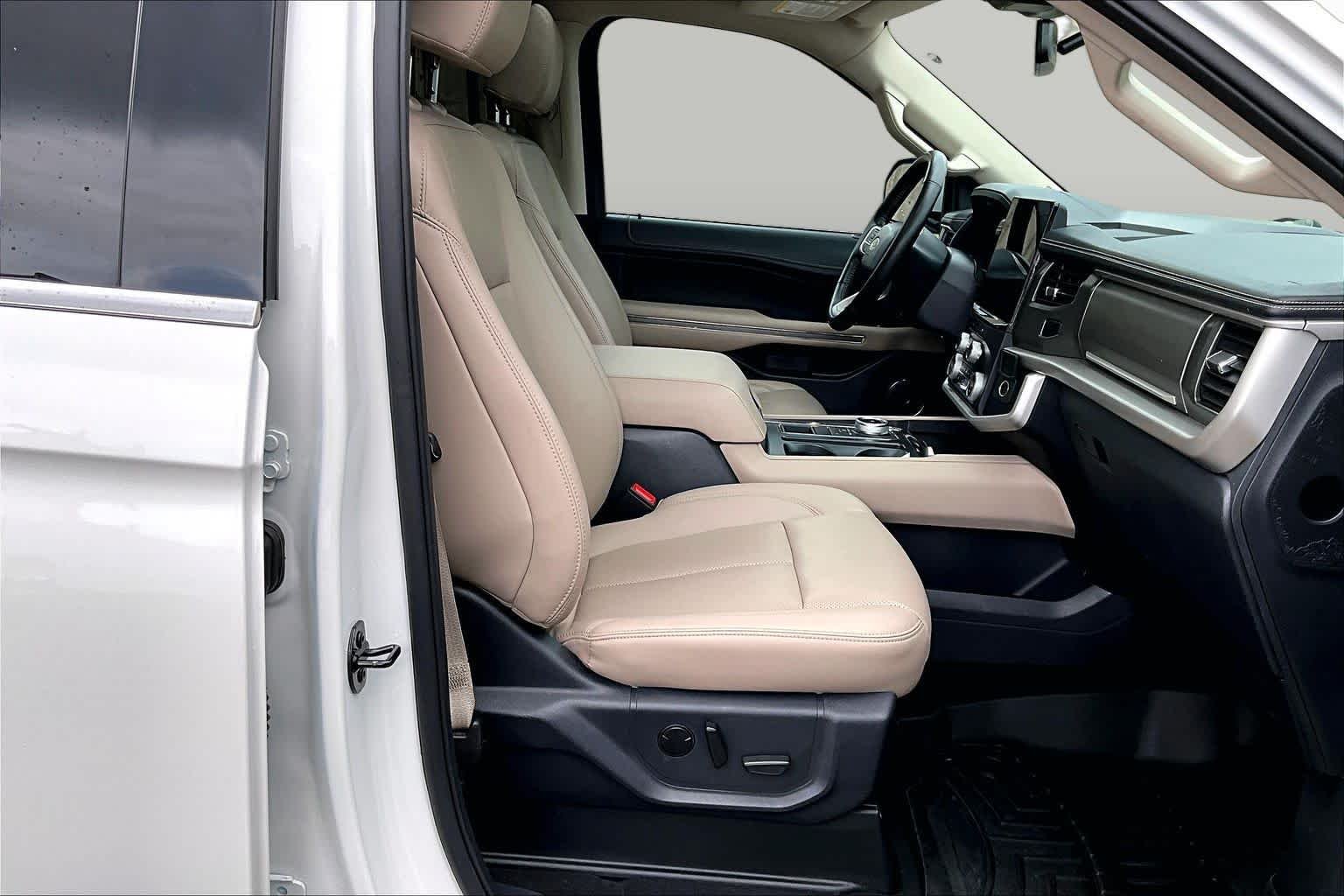 Used 2024 Star White Metallic Tri-Coat Ford XLT image 9