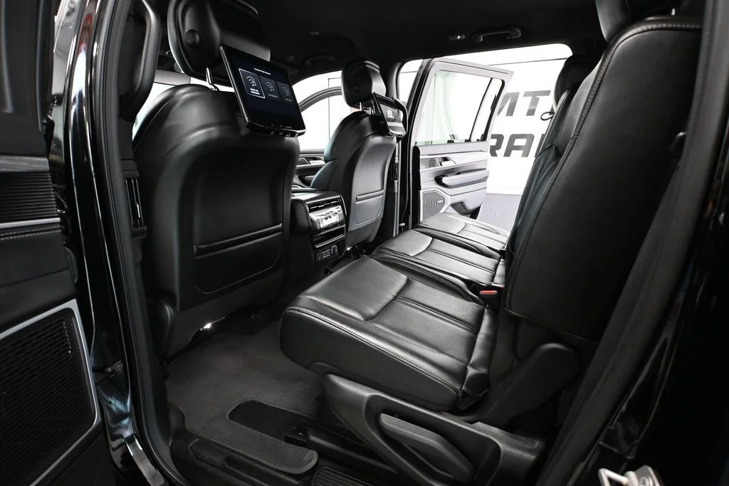 Used 2024 Black Jeep Series III image 39