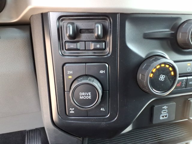 Certified Used 2025 Gray Metallic Ford XLT image 27