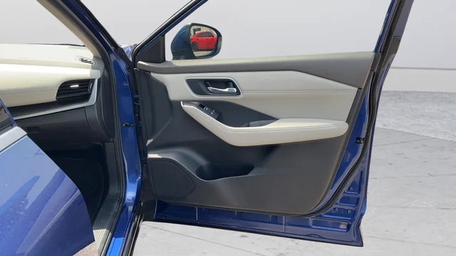 Used 2021 Blue Nissan SL image 23