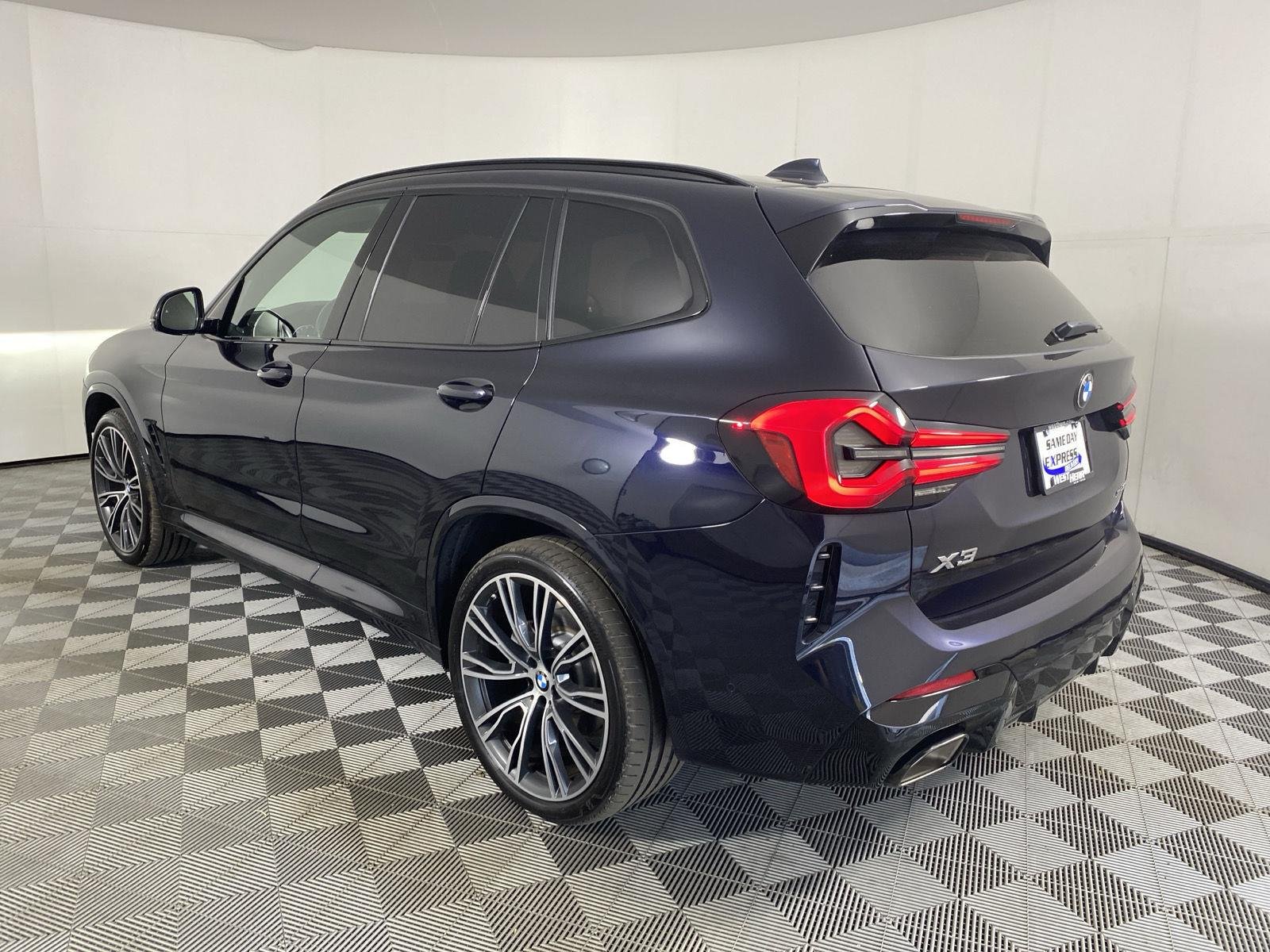 Used 2024 Carbon Black Metallic BMW xDrive30i image 5