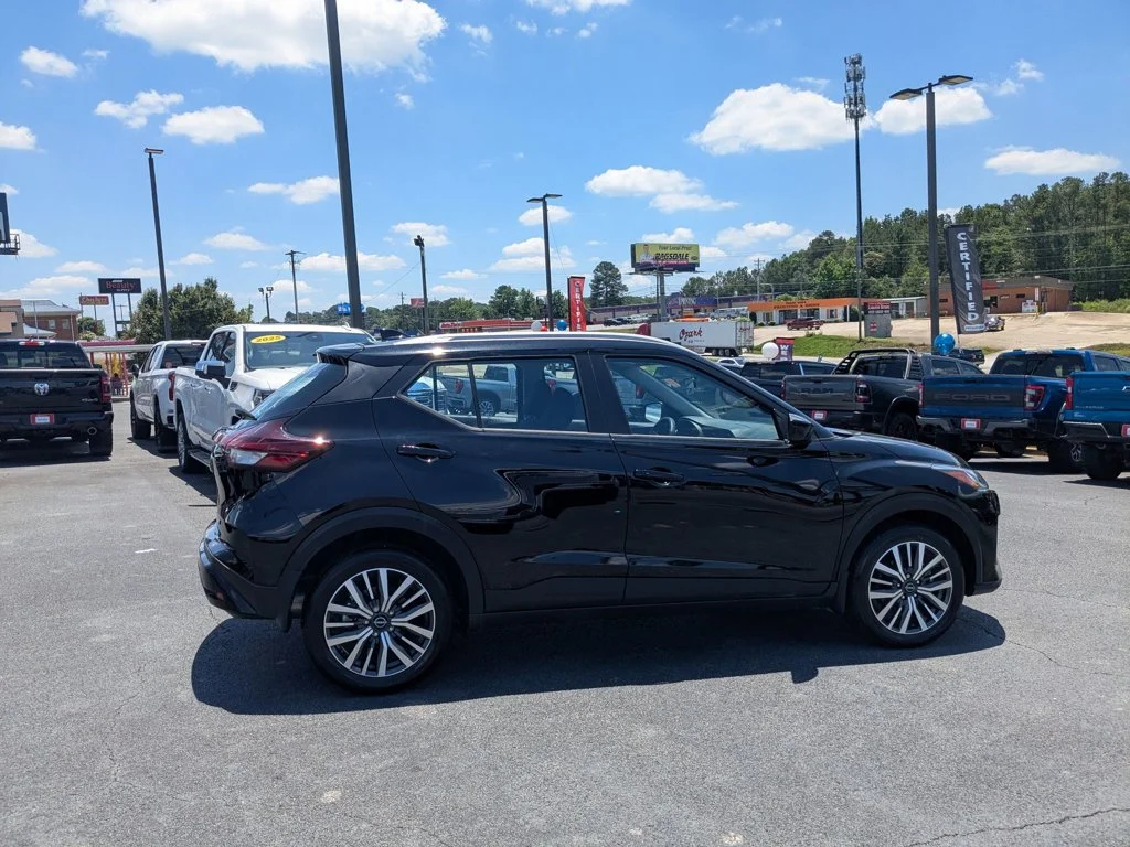 Used 2024 Super Black Nissan SV image 4